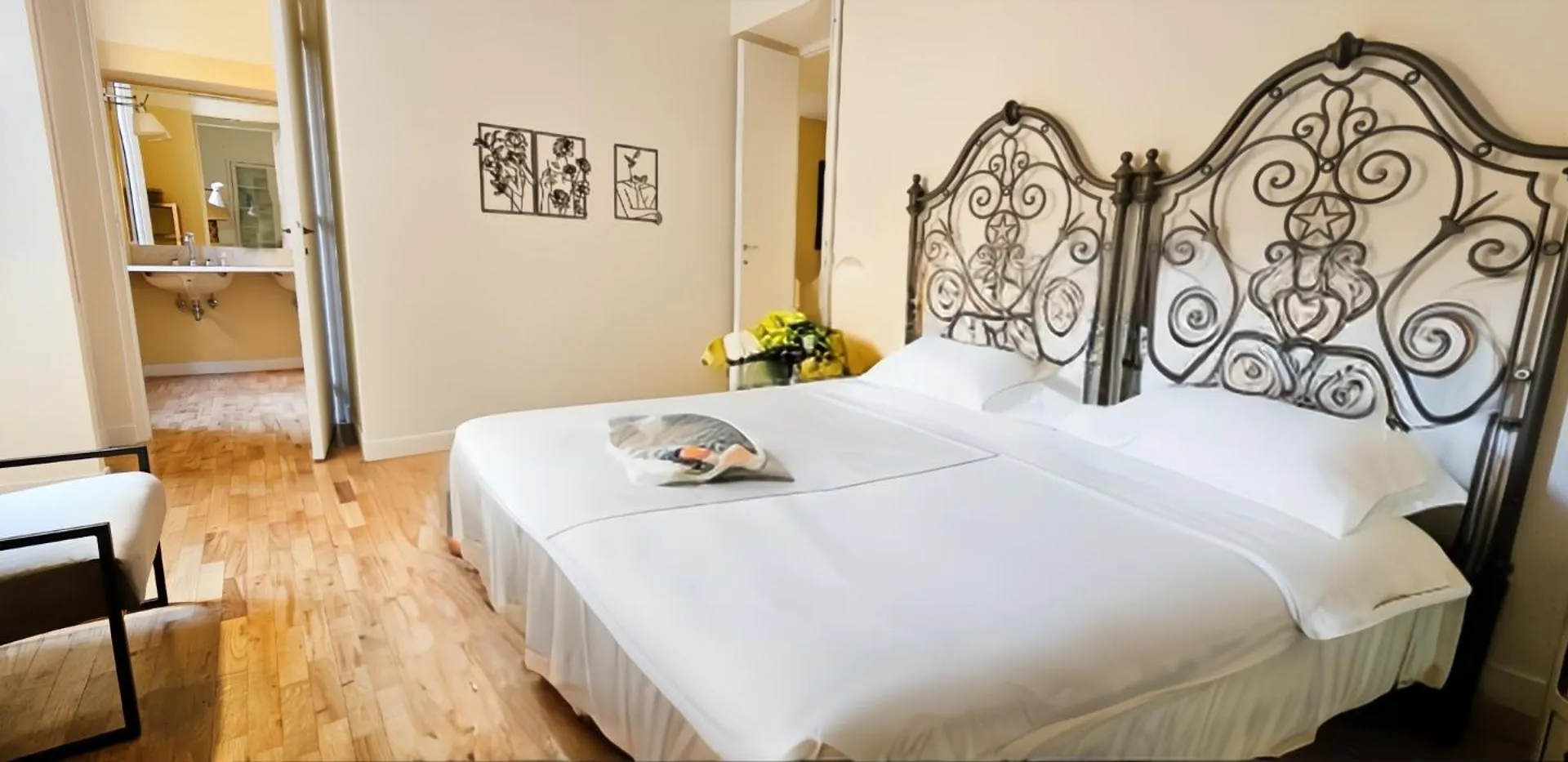 Elegantis Monti Royal Apartment With Private Terrace Rome Italy