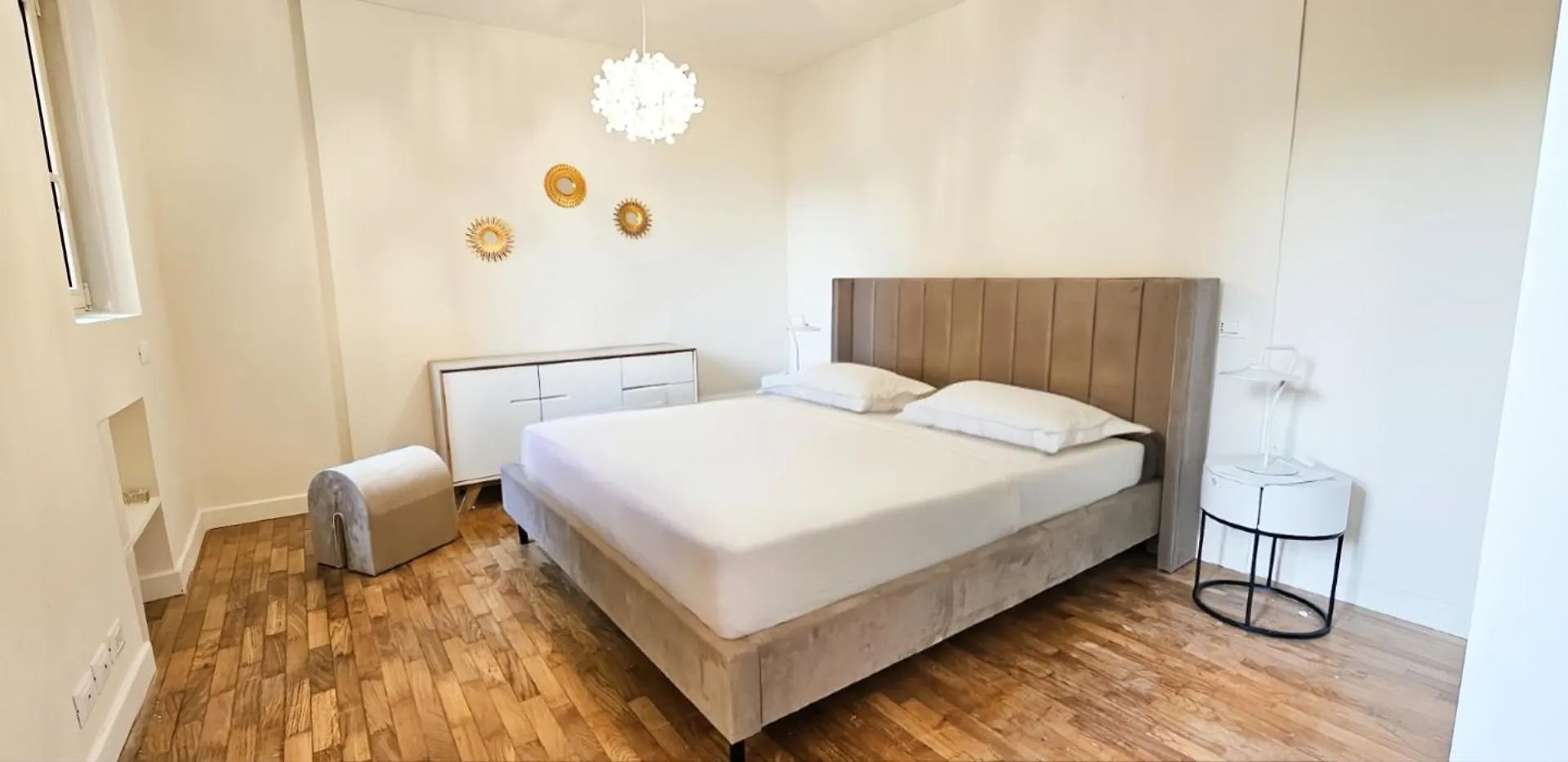 Elegantis Monti Royal Apartment With Private Terrace Rome Italy