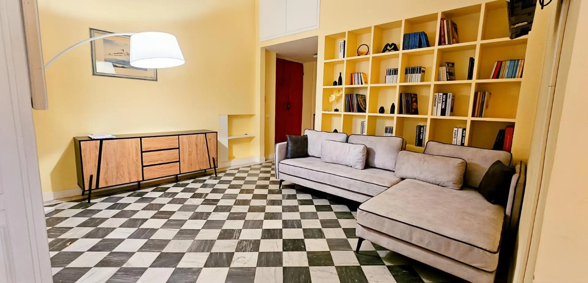 Elegantis Monti Royal Apartment With Private Terrace Rome