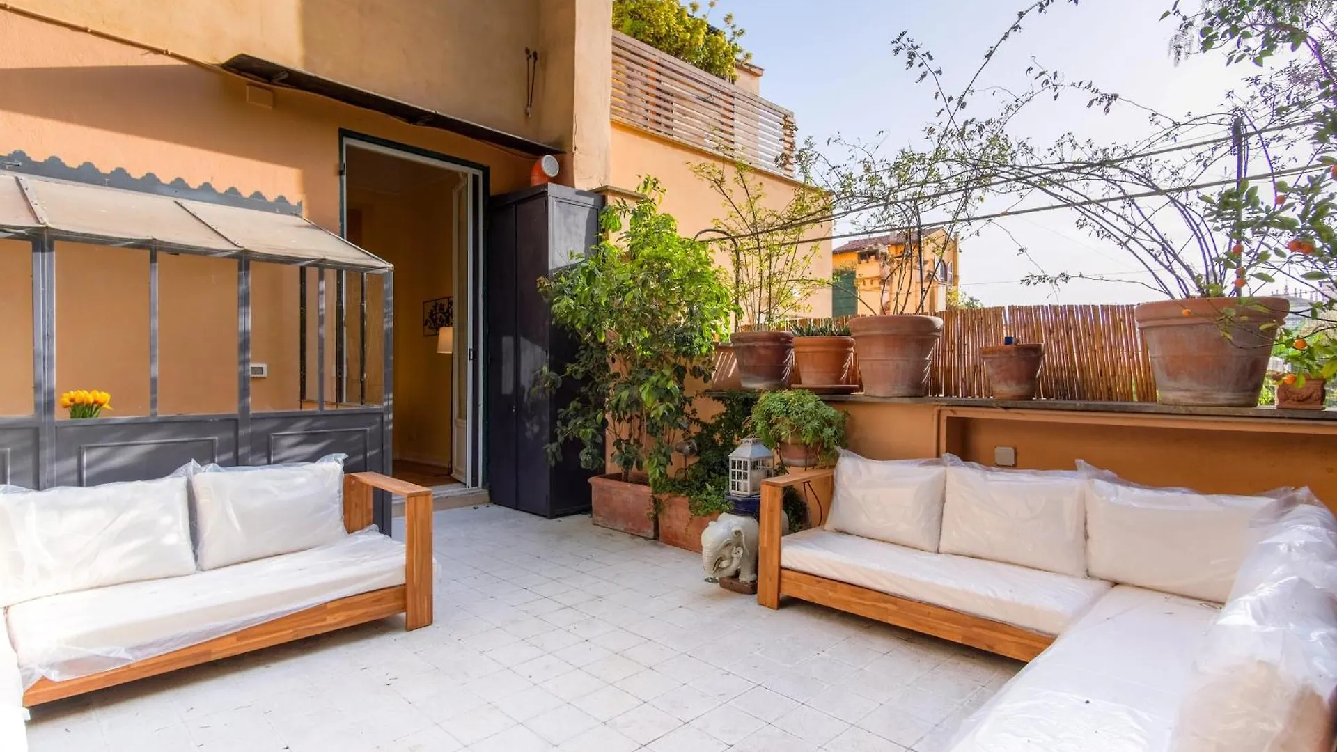 Elegantis Monti Royal Apartment With Private Terrace Rome