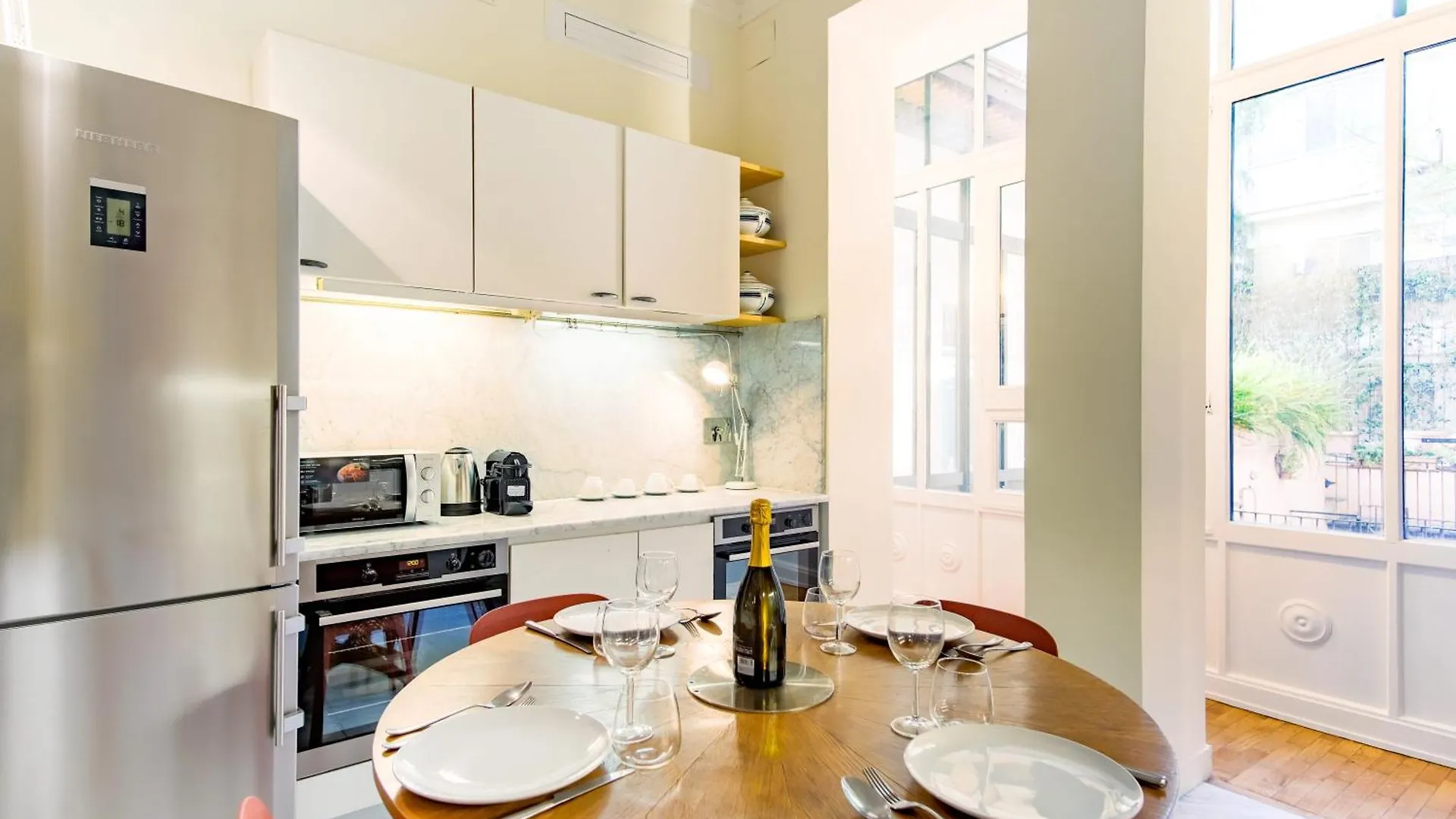 Elegantis Monti Royal Apartment With Private Terrace Rome Italy