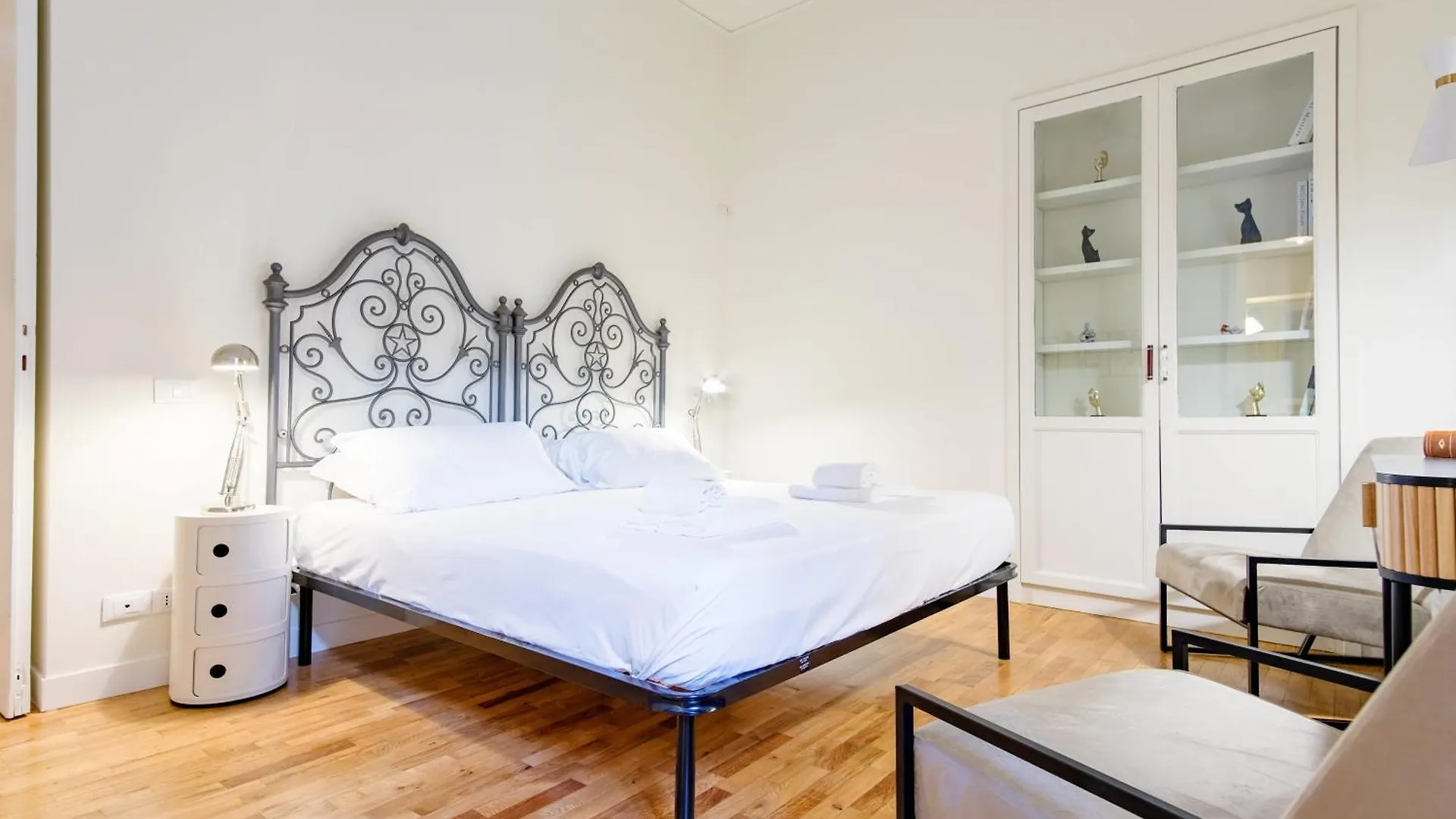 Elegantis Monti Royal Apartment With Private Terrace Rome Italy