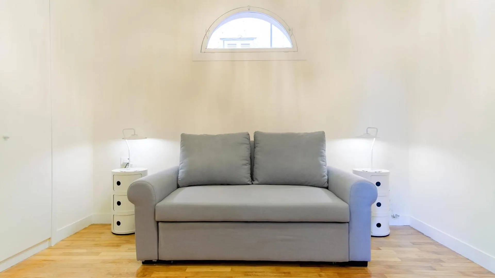 Elegantis Monti Royal Apartment With Private Terrace Rome