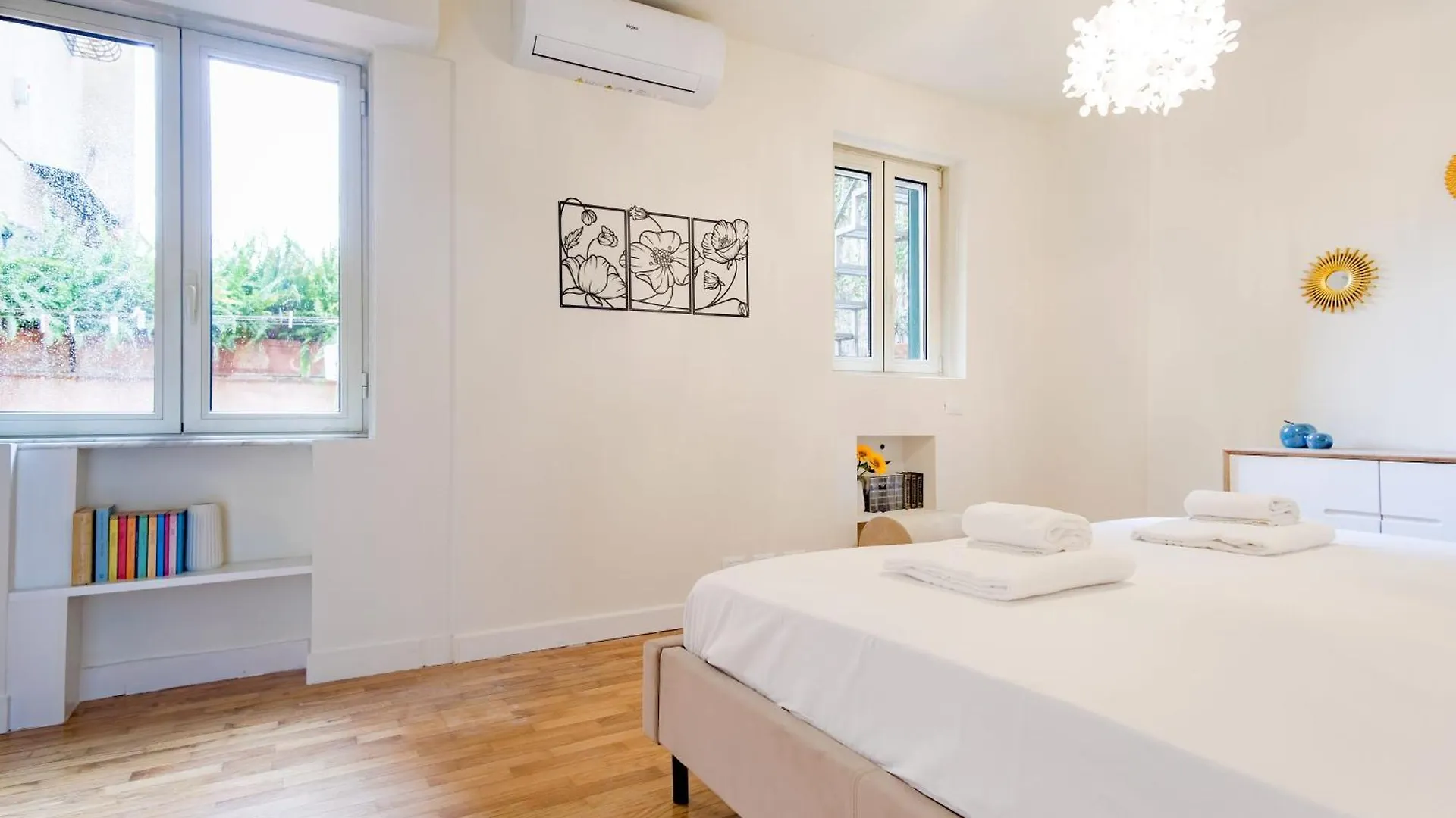 Elegantis Monti Royal Apartment With Private Terrace Rome