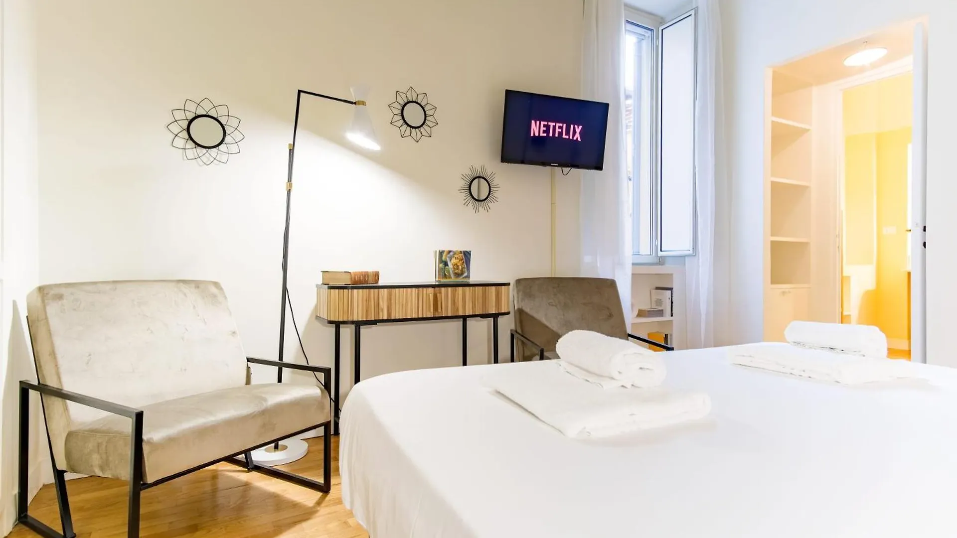 Elegantis Monti Royal Apartment With Private Terrace Rome