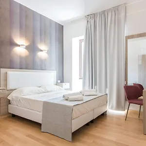 Konukevi Luciano Laterani, Roma